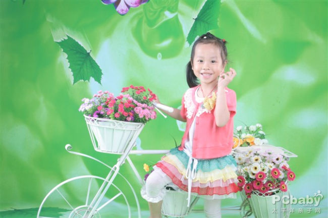 女兒的照片書已經(jīng)好幾本了，暫時(shí)不做這類產(chǎn)品，不過臺(tái)歷和賀卡是要嘗試的